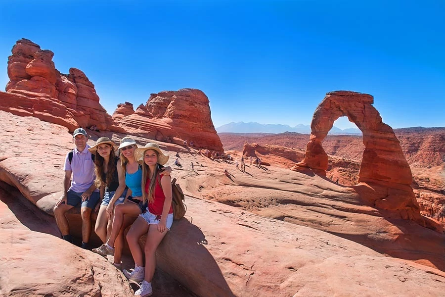 Family Travel Guide: Plan a Trip With Kids Stress-Free (2026)